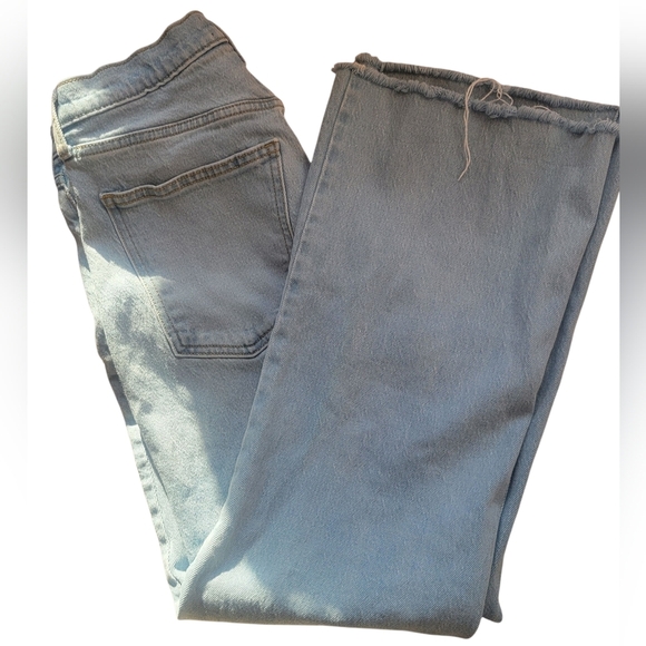 Universal Thread Light Blue Flare Jeans Sz 6 - Picture 3 of 8